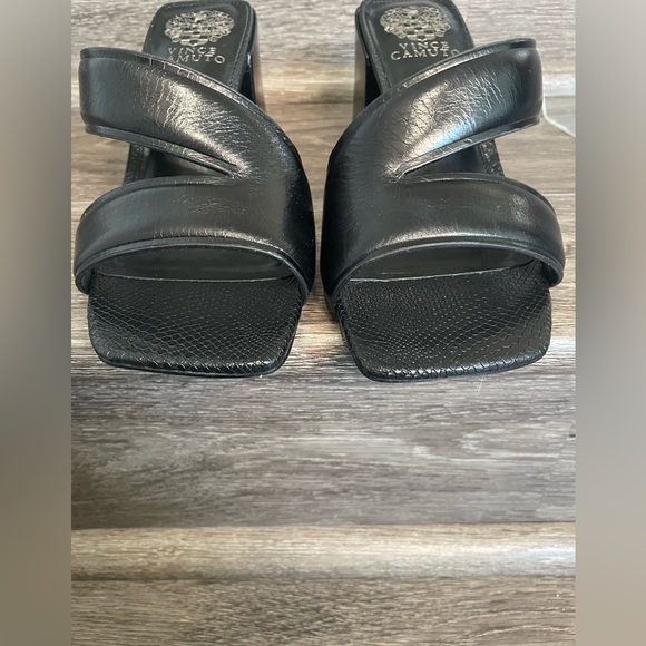 Vince Camuto Sandals *Flaw - Picture 2 of 16